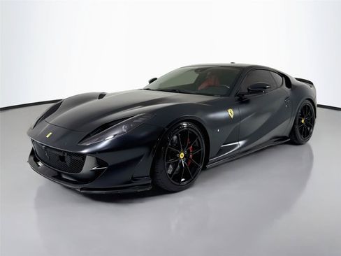 Used 2020 Ferrari 812 Superfast RWD image 10