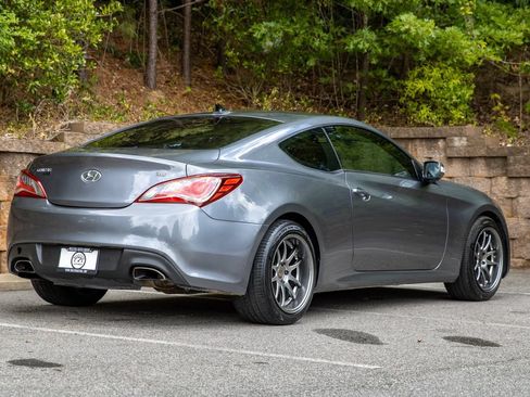 Used 2016 Hyundai Genesis 3.8 RWD image 6