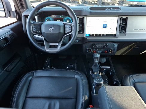 Used 2025 Ford Bronco Outer Banks image 11