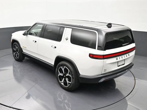 Used 2024 Rivian R1S Adventure AWD/4WD image 15