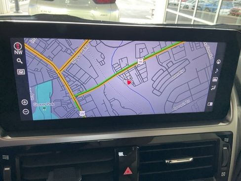 Used 2023 Lexus GX 460 Premium w/ Premium Package image 17