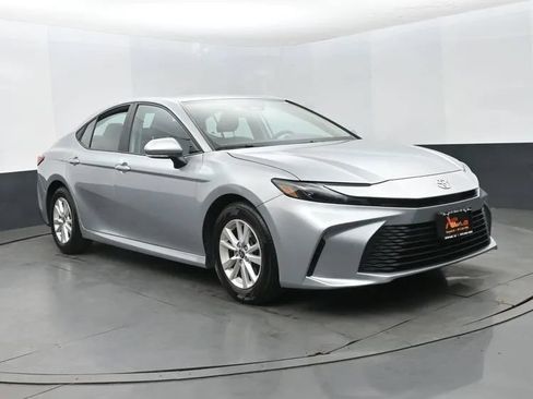 Used 2025 Toyota Camry LE FWD image 2
