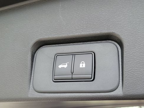 Used 2026 Nissan Rogue SV w/ Cold Weather Package AWD/4WD image 9