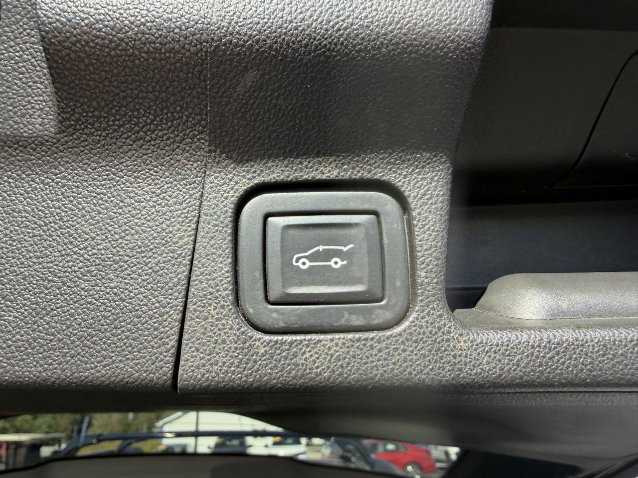 Used 2021 GMC Acadia AT4 w/ Trailering Package AWD/4WD image 7
