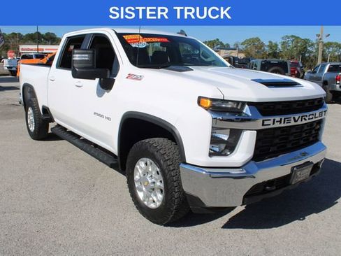 Used 2023 Chevrolet Silverado 2500 LT AWD/4WD image 16