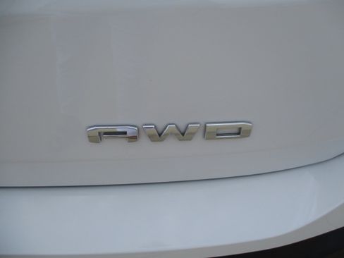 Used 2024 GMC Terrain SLE w/ Driver Convenience Package AWD/4WD image 6