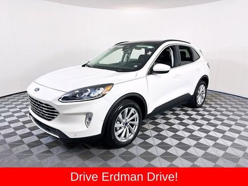 Used 2022 Ford Escape Titanium w/ Titanium Elite Package AWD/4WD image 3
