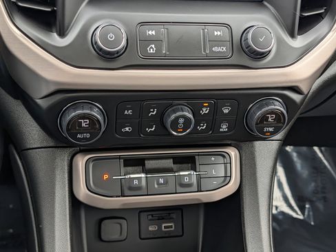 Used 2023 GMC Acadia Denali w/ Black Diamond Edition image 25