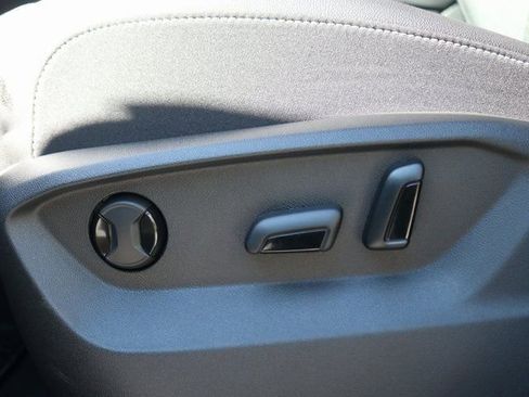 New 2026 Volkswagen Atlas SE image 9