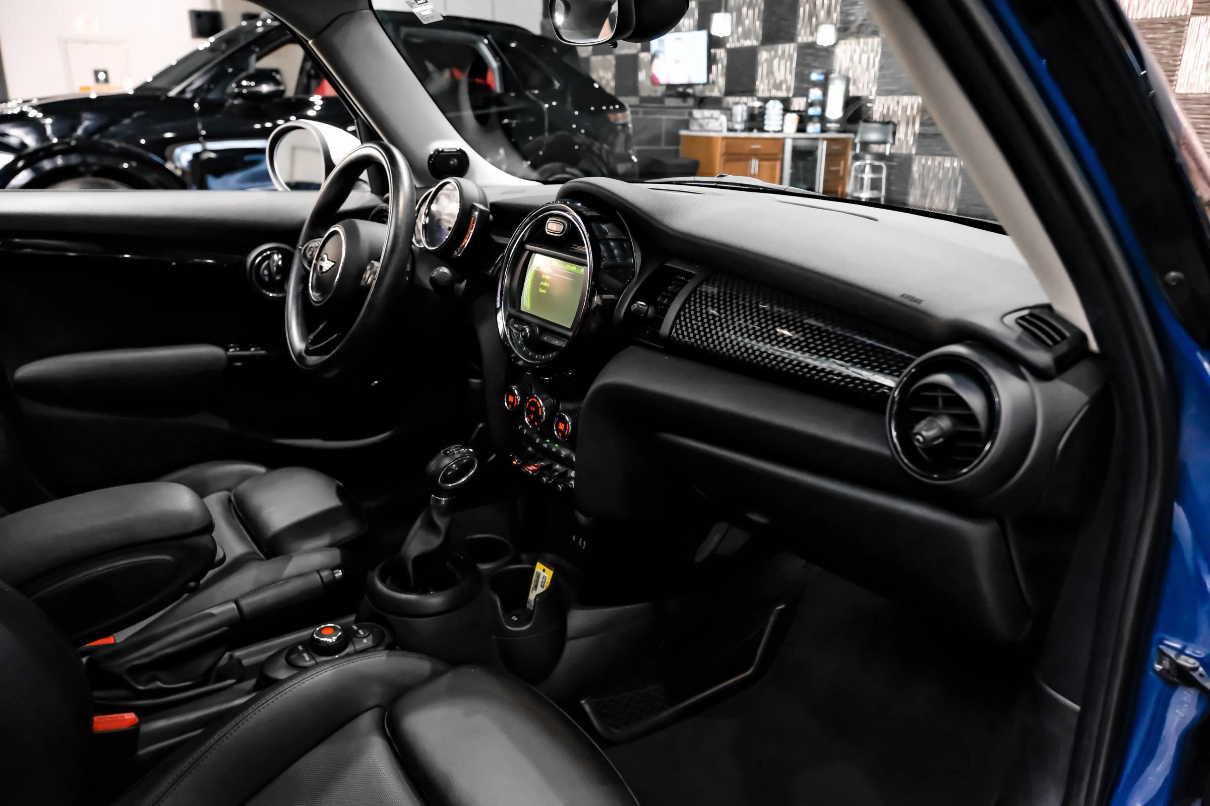 Used 2018 MINI Cooper S w/ Premium Package FWD image 19