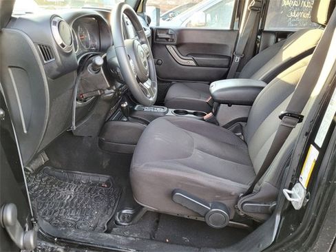 Used 2015 Jeep Wrangler Unlimited Sport image 4
