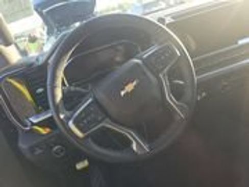 Used 2023 Chevrolet Silverado 1500 LT AWD/4WD image 6