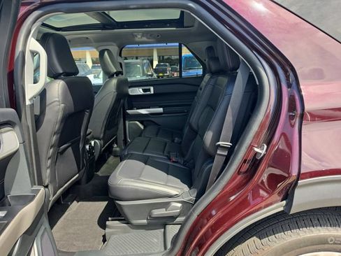 Certified 2023 Ford Explorer Limited w/ Limited Technology Package AWD/4WD image 19