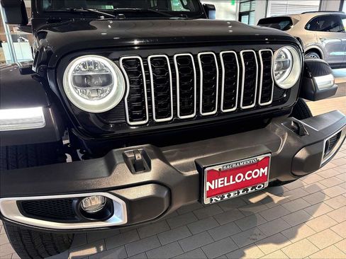 Used 2024 Jeep Wrangler Unlimited Sahara w/ Safety Group AWD/4WD image 33