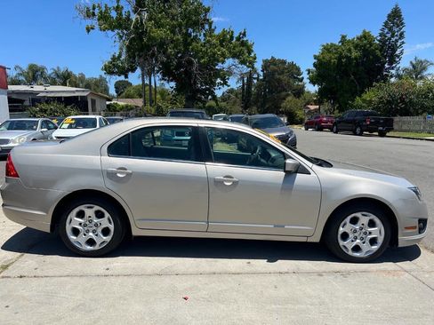 Used 2010 Ford Fusion SE FWD image 4