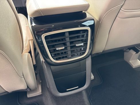 Certified 2023 Lincoln Nautilus AWD w/ Premium Package image 31