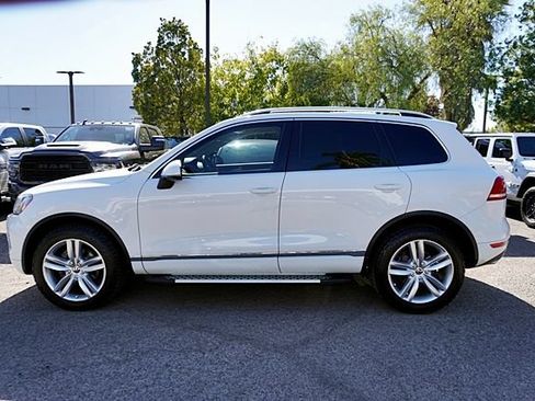 Used 2014 Volkswagen Touareg Executive AWD/4WD image 8