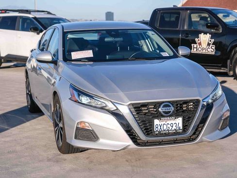 Used 2021 Nissan Altima 2.5 SV FWD image 3