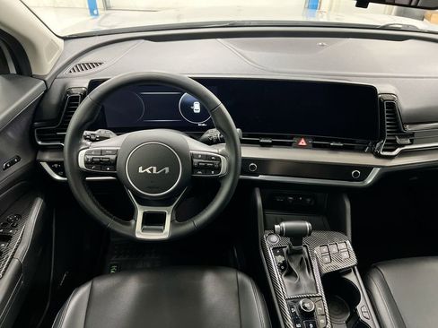 Used 2024 Kia Sportage SX image 11