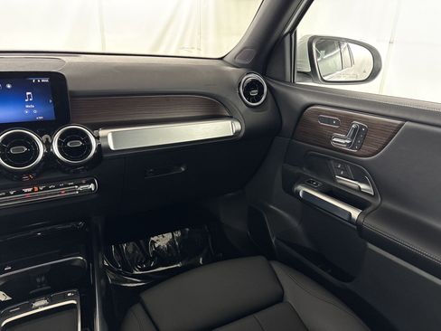 Certified 2026 Mercedes-Benz GLB 250 image 30