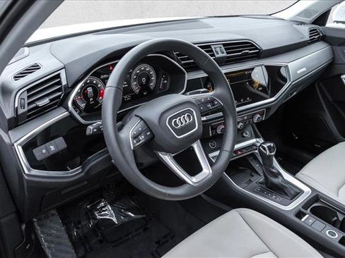 Certified 2025 Audi Q3 2.0T Premium Plus w/ Premium Plus Package image 10