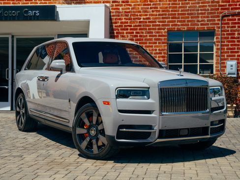 Used 2023 Rolls-Royce Cullinan AWD/4WD image 17