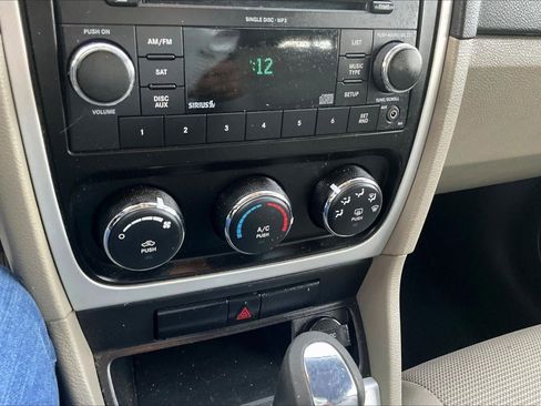 Used 2010 Dodge Caliber Mainstreet FWD image 15