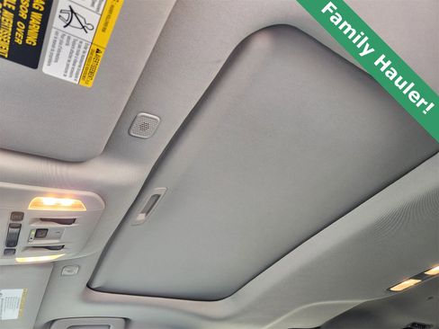 Used 2024 Toyota Highlander XLE image 26