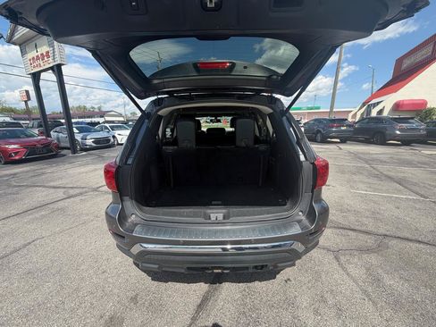 Used 2018 Nissan Pathfinder SL w/ SL Premium Package FWD image 12