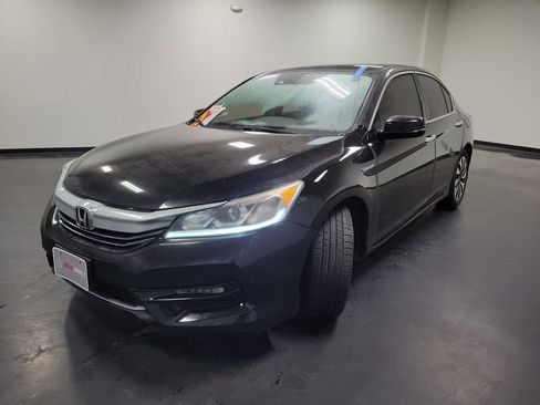 Used 2017 Honda Accord Hybrid Sedan image 4