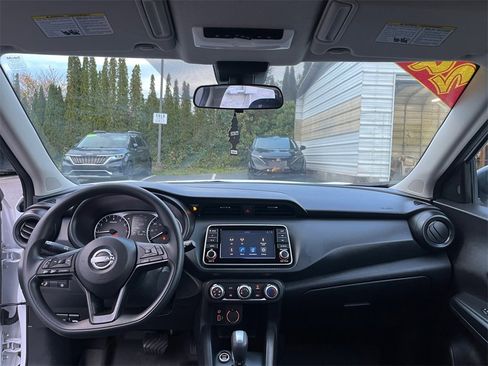 Used 2024 Nissan Kicks S image 20