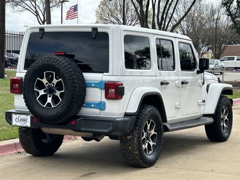 Used 2021 Jeep Wrangler Unlimited Sahara image 4