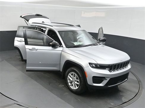 New 2025 Jeep Grand Cherokee Laredo image 49