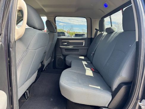 Used 2017 RAM 1500 Classic SLT AWD/4WD image 16