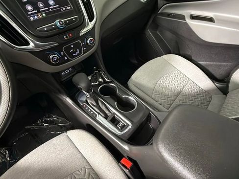 Used 2023 Chevrolet Equinox LS FWD image 24