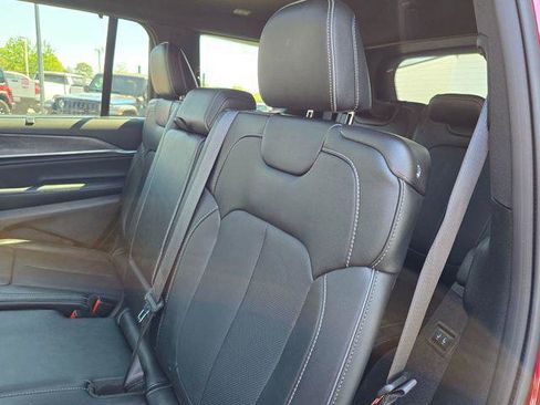 Certified 2024 Jeep Grand Cherokee L Overland w/ Luxury Tech Group IV AWD/4WD image 32