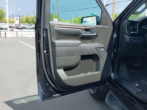 Used 2025 Chevrolet Silverado 1500 LT Trail Boss w/ Convenience Package II AWD/4WD image 5