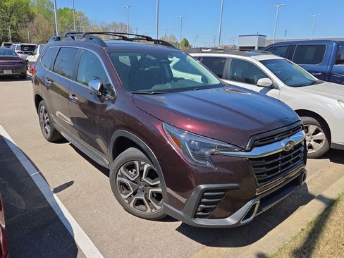 Used 2023 Subaru Ascent Touring image 2