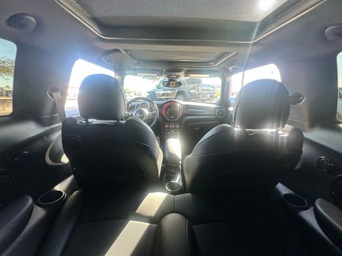 Used 2019 MINI Cooper S w/ Premium Package image 29