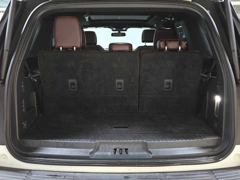 Used 2024 Ford Expedition Limited image 18