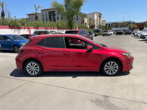 Used 2024 Toyota Corolla SE w/ SE Package FWD image 3