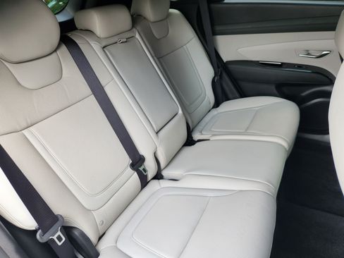 Certified 2025 Hyundai Tucson Limited AWD/4WD image 17