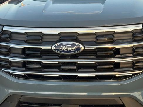 New 2026 Ford Explorer Active w/ Active Comfort Package image 3