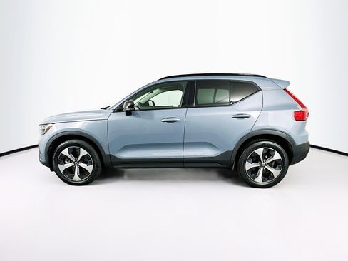 Used 2023 Volvo XC40 B4 Plus FWD image 4