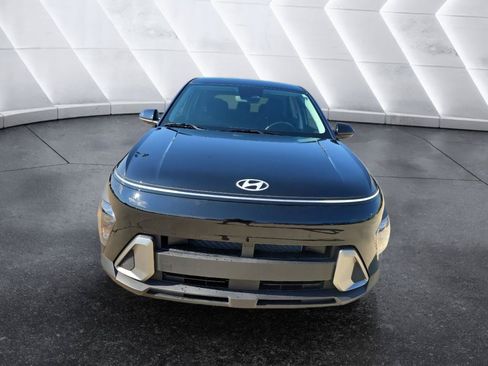 Used 2026 Hyundai Kona SE FWD image 2