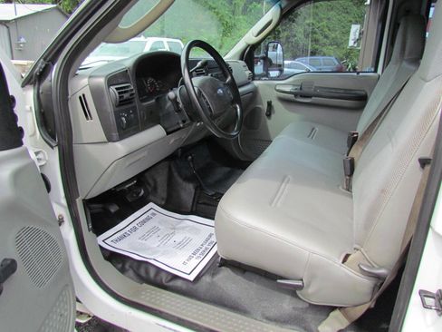Used 2006 Ford F450 4x4 Crew Cab Super Duty image 9