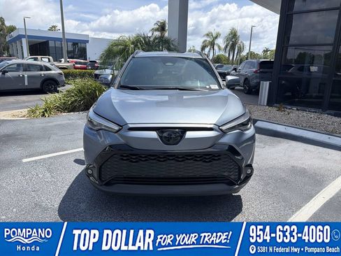Used 2023 Toyota Corolla Cross AWD Hybrid w/ Convenience Package image 3