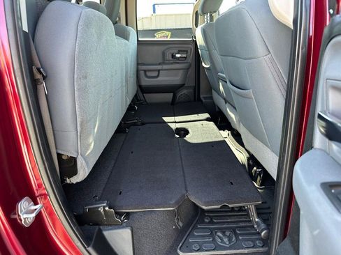 Used 2019 RAM 1500 Classic SLT image 32