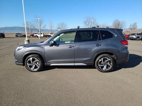 Used 2023 Subaru Forester Touring image 11