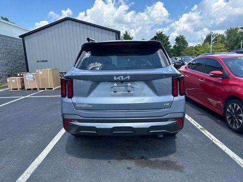 Certified 2024 Kia Sorento X-Line EX AWD/4WD image 4